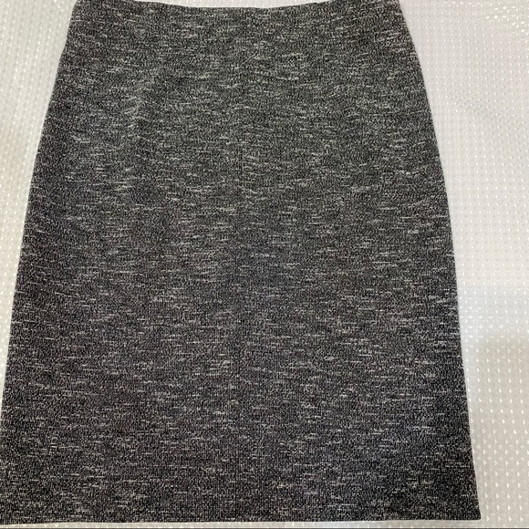 Loft women skirt, gray & white, size US small - Picture 4 of 6